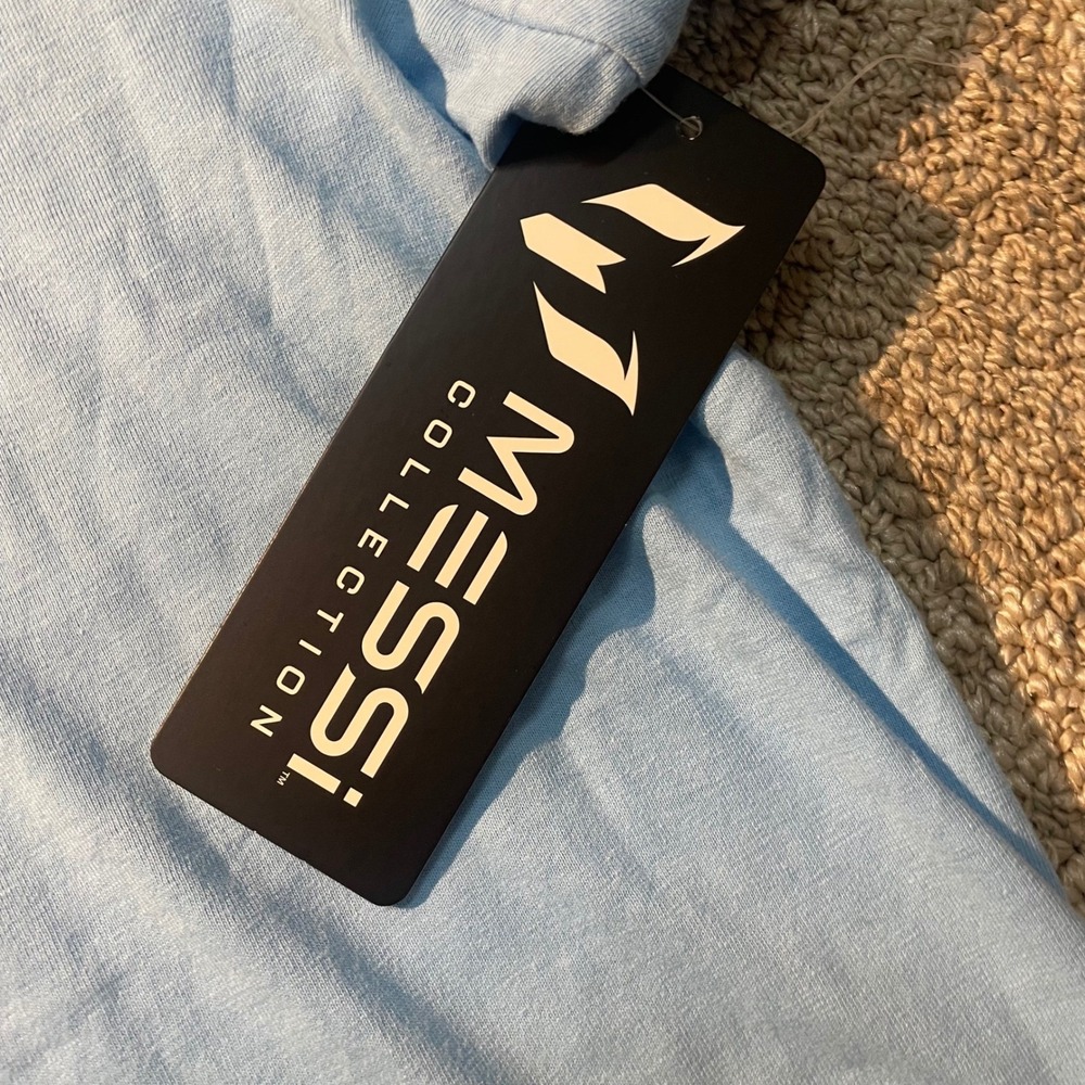 Messi Collection T-Shirt Mens Large Air Blue Legend GOAT Graphic MSM0032USJ NWT - Picture 6 of 7
